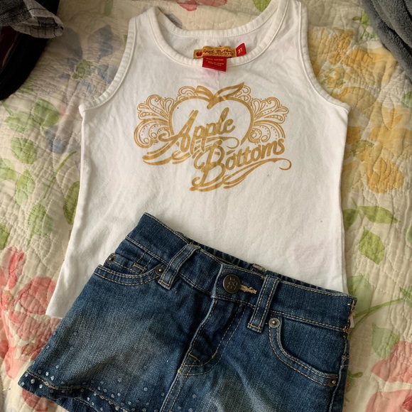 Apple Bottom Tank - Picture 3 of 5